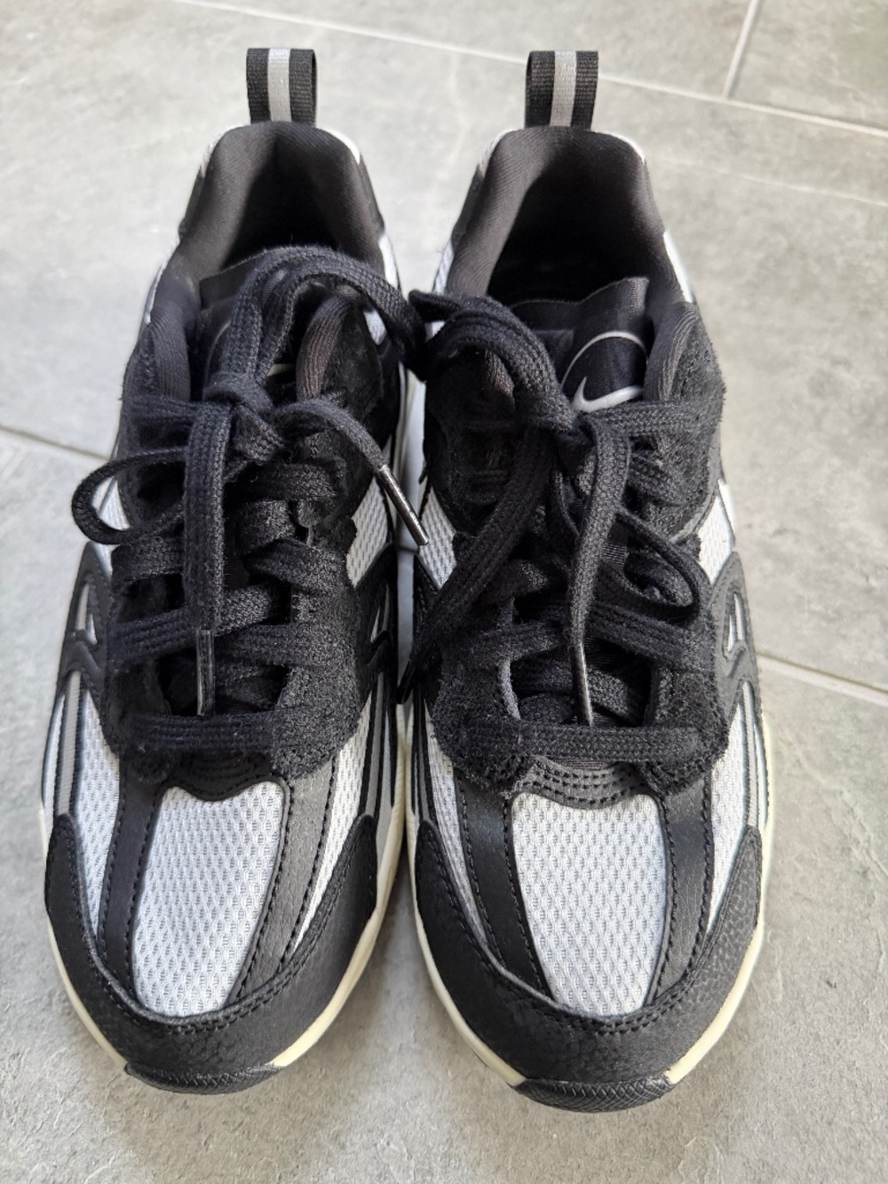 Nike Jam Black White Sneakers Size 7.5